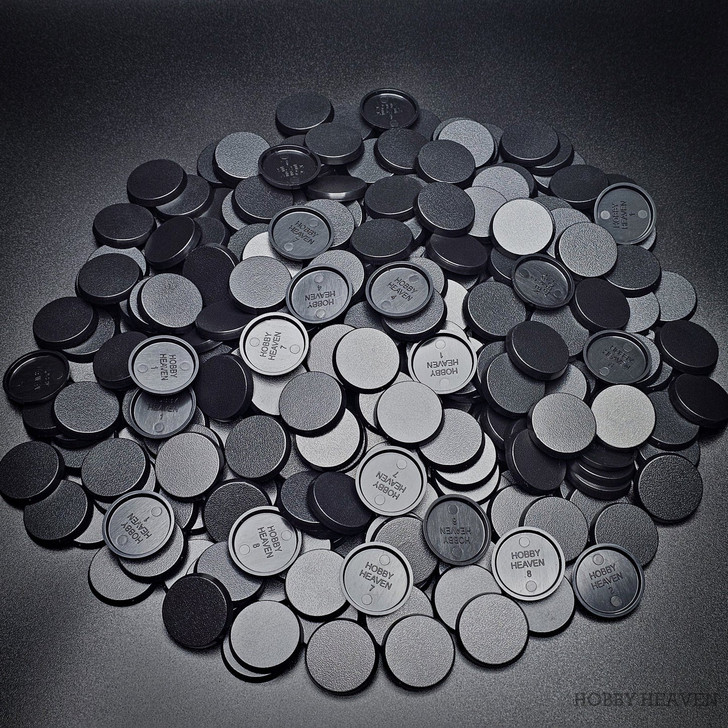 28mm Round Plain Plastic Bases for Wargaming Miniatures | Hobby Heaven