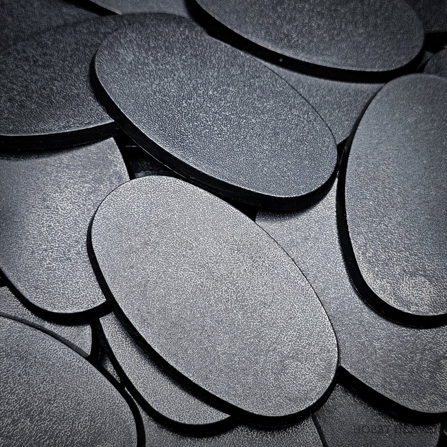 75x42mm Oval Plain Plastic Bases