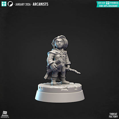 Gnome Mage Woman - 28mm D&D Miniature